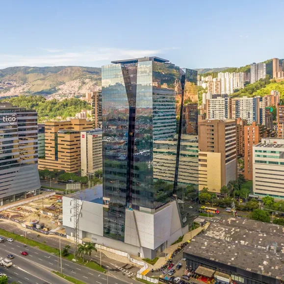 Centros comerciales y oficinas se reinventan en Colombia